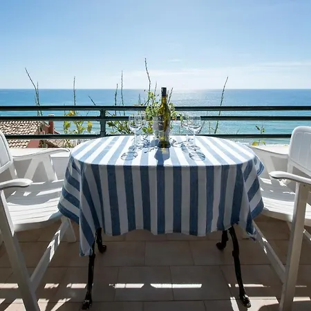 Apartment Houses Sea View *